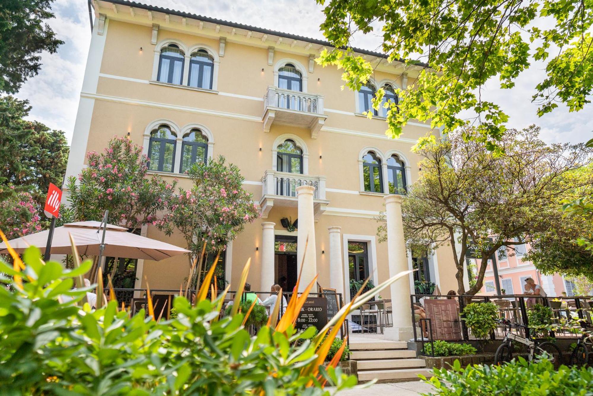 Degrassi Boutique Garni Hotel Izola Ngoại thất bức ảnh